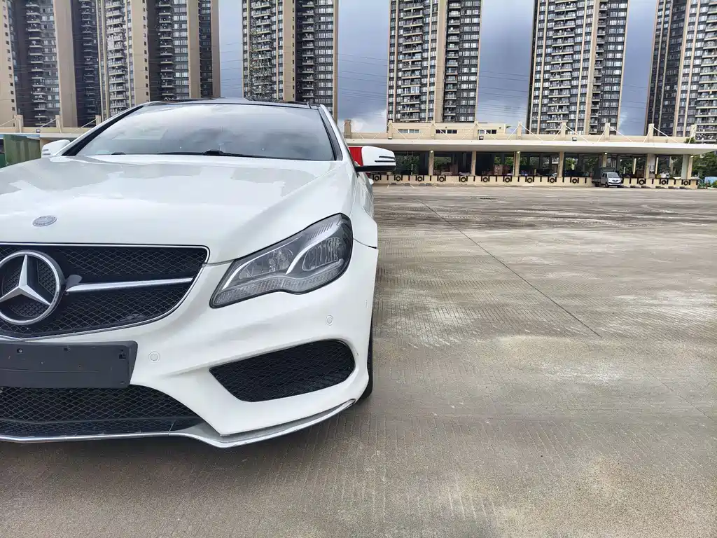 Mercedes-Benz E-Class 2017 — фото 17