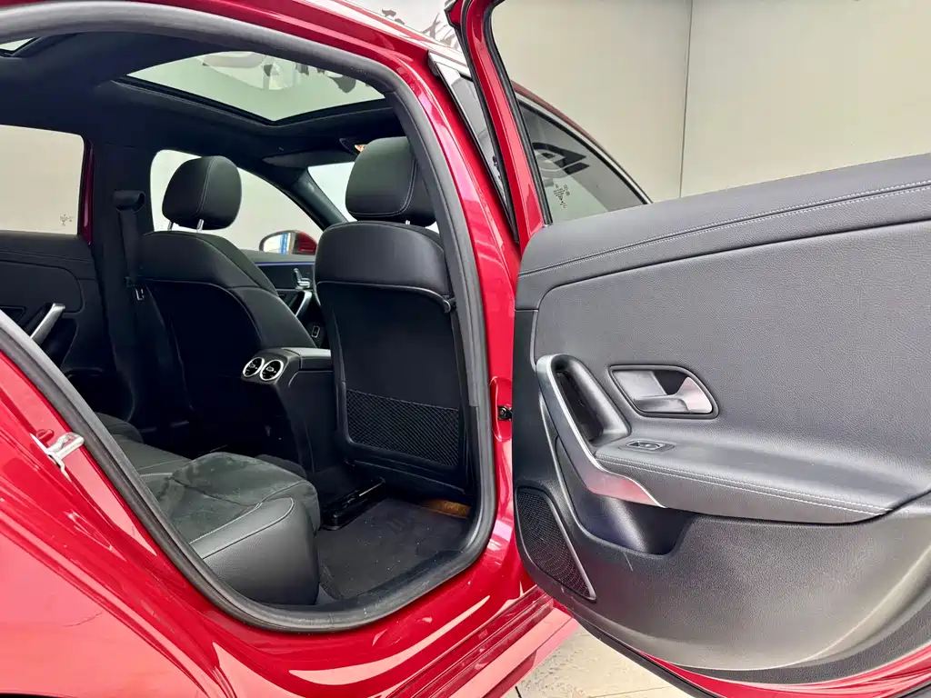 Mercedes-Benz A-Class 2021 — фото 10