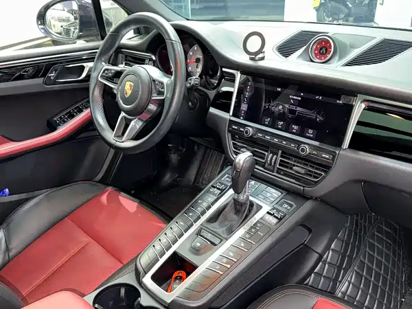 Porsche Macan 2020
