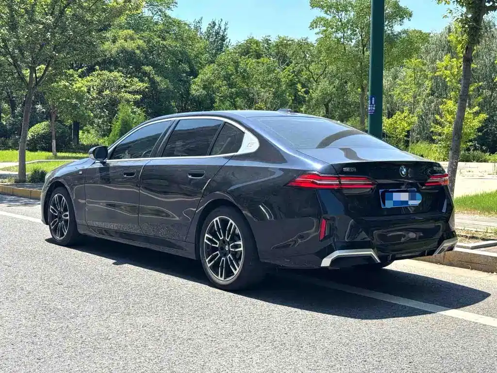 BMW 5 Series 2024