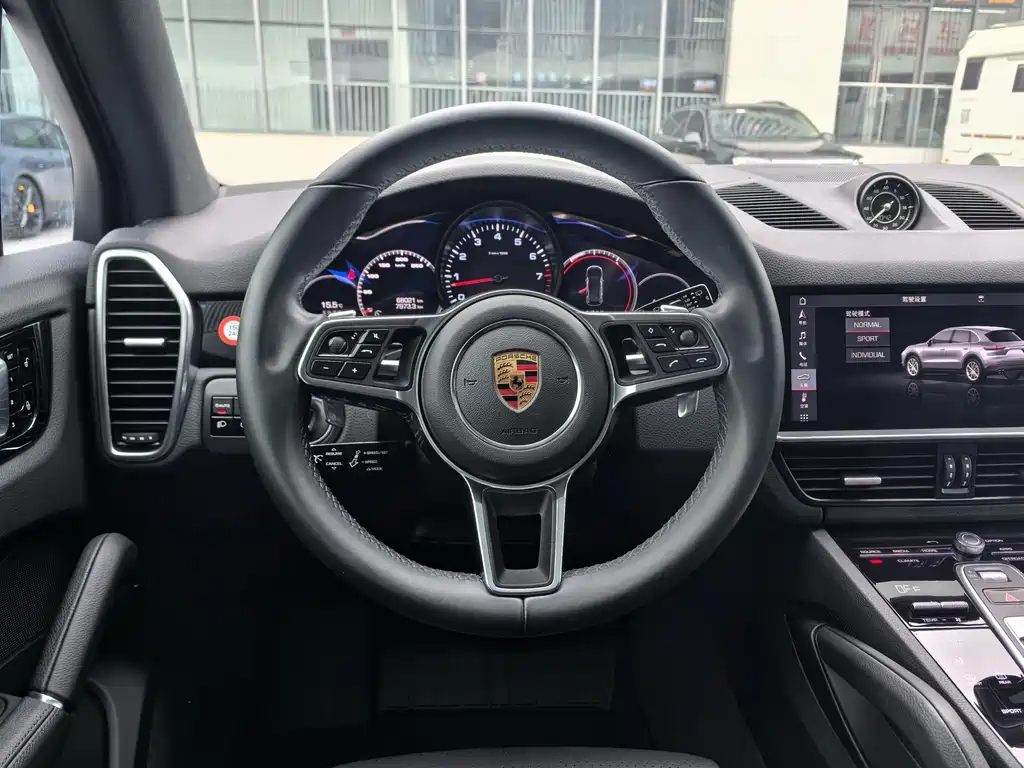 Porsche Cayenne 2018 — фото 7