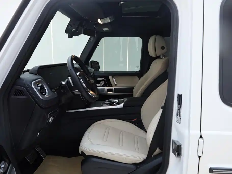 Mercedes-Benz G-Class 2024 — фото 16