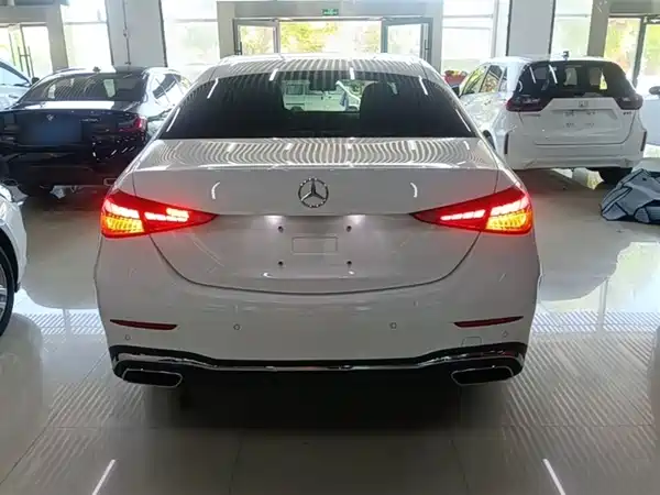 Mercedes-Benz C-Class 2024