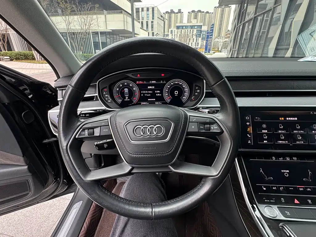 Audi A8 2019 — фото 12