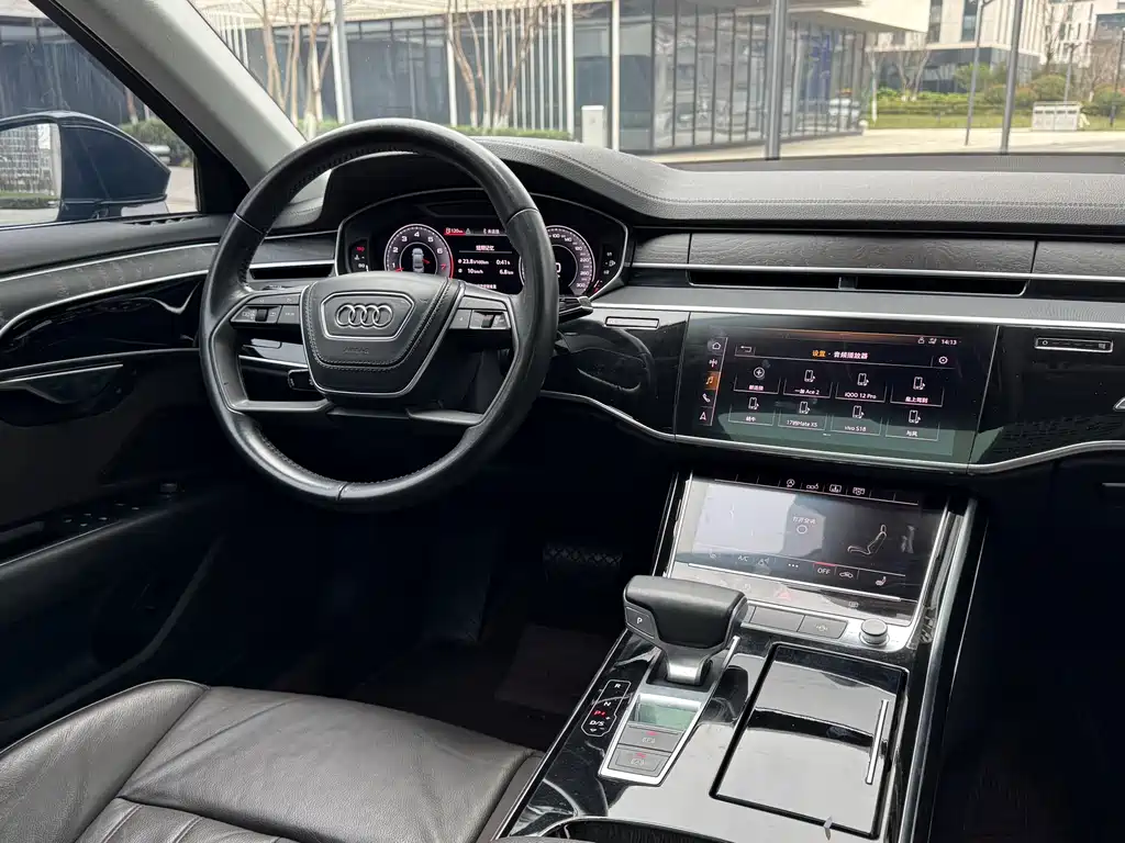 Audi A8 2019 — фото 18