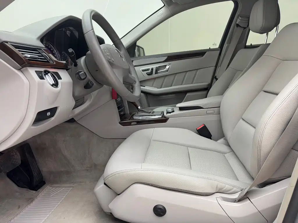 Mercedes-Benz C-Class 2010 — фото 11