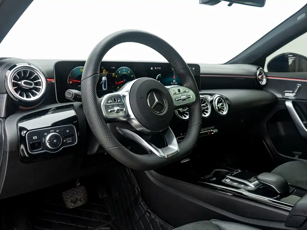 Mercedes-Benz A-Class 2020 — фото 4