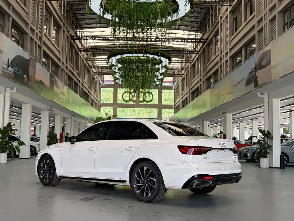 Audi A4L 2023