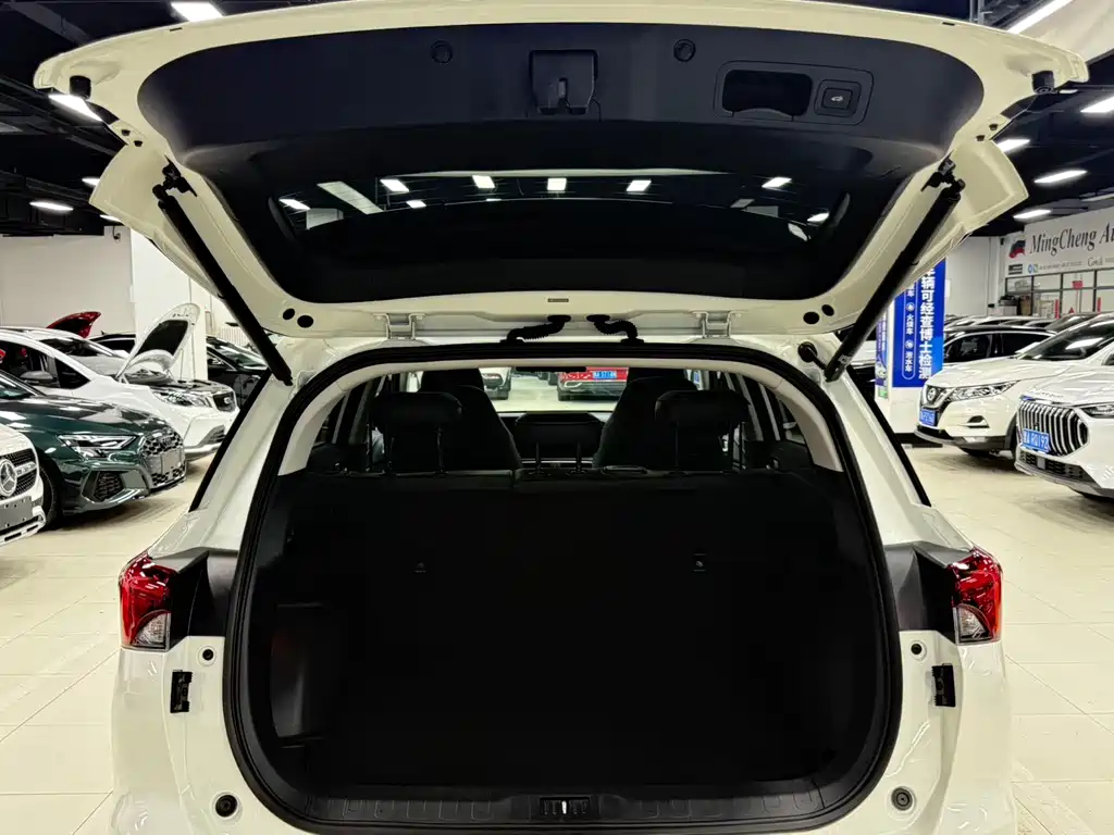 GAC Trumpchi GS4 2023 — фото 21
