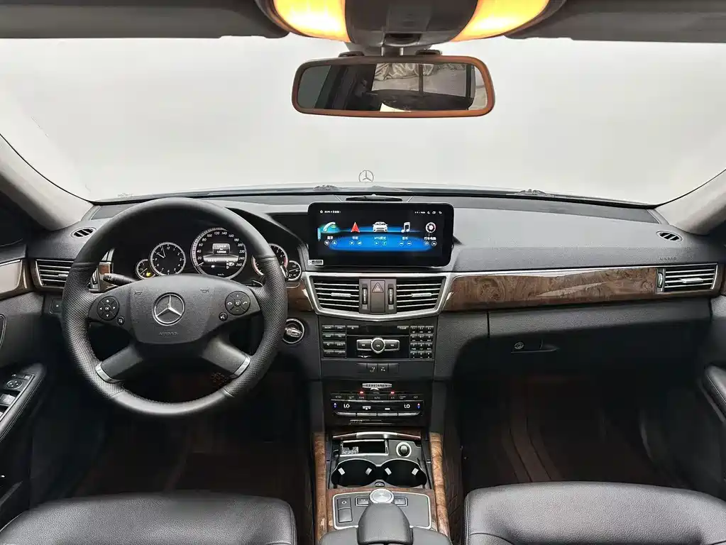 Mercedes-Benz E-Class 2013 — фото 12