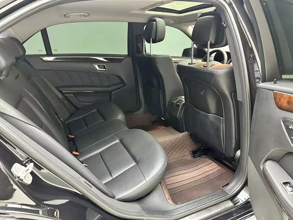 Mercedes-Benz E-Class 2013 — фото 15