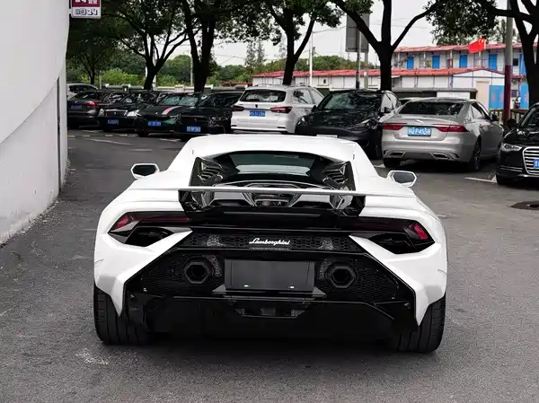 Lamborghini Huracan 2023