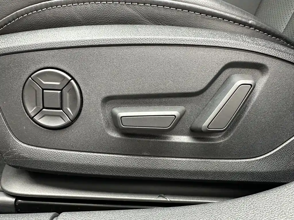 Audi A3 2023 — фото 12