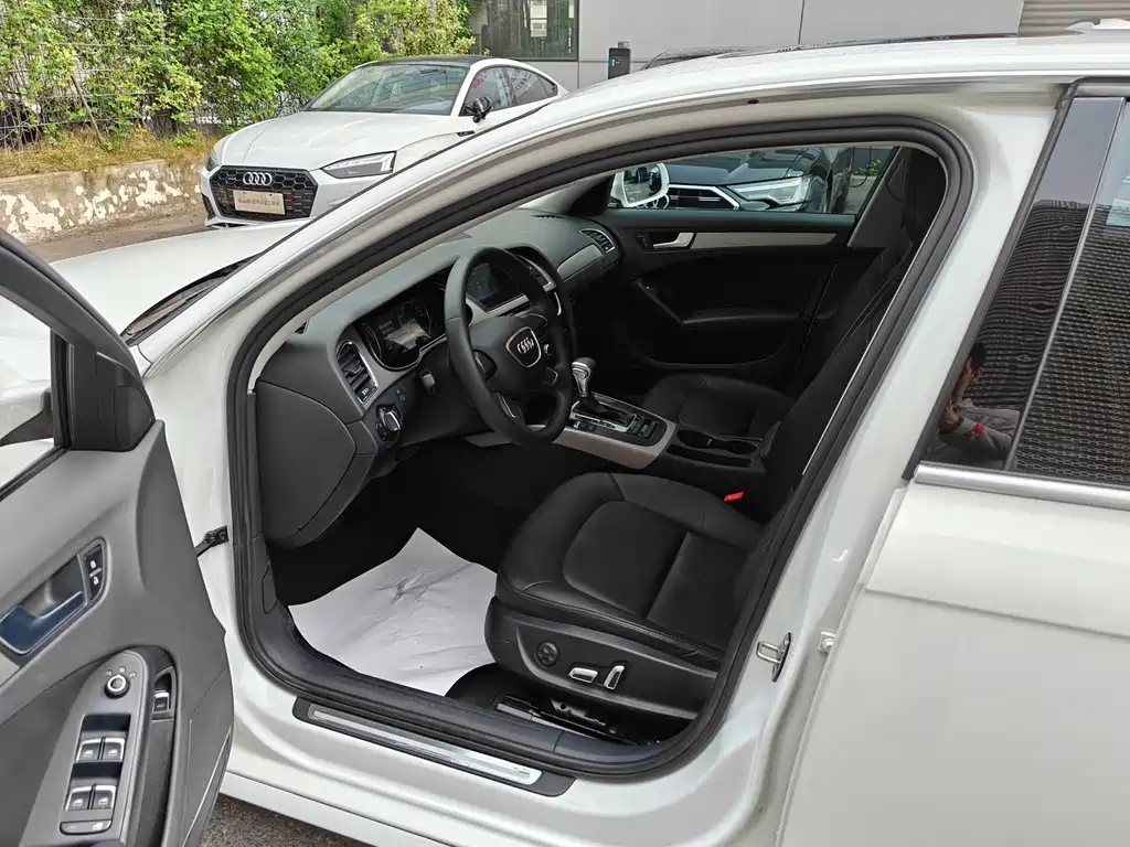Audi A4L 2014