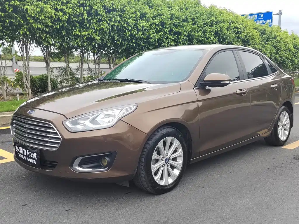 Ford Escort 2015 — фото 1