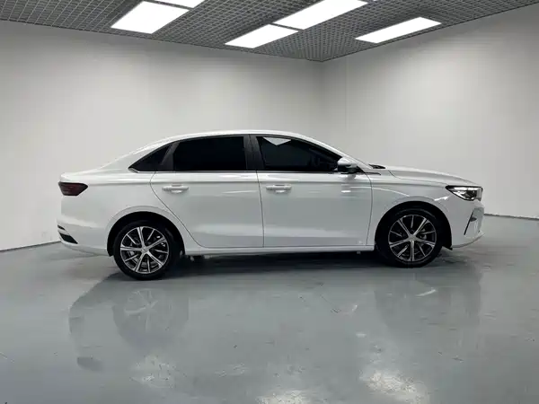 Geely Emgrand 2023