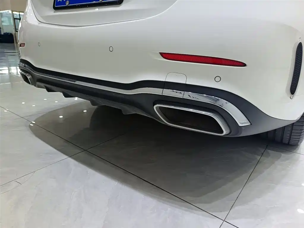 Mercedes-Benz C-Class 2025