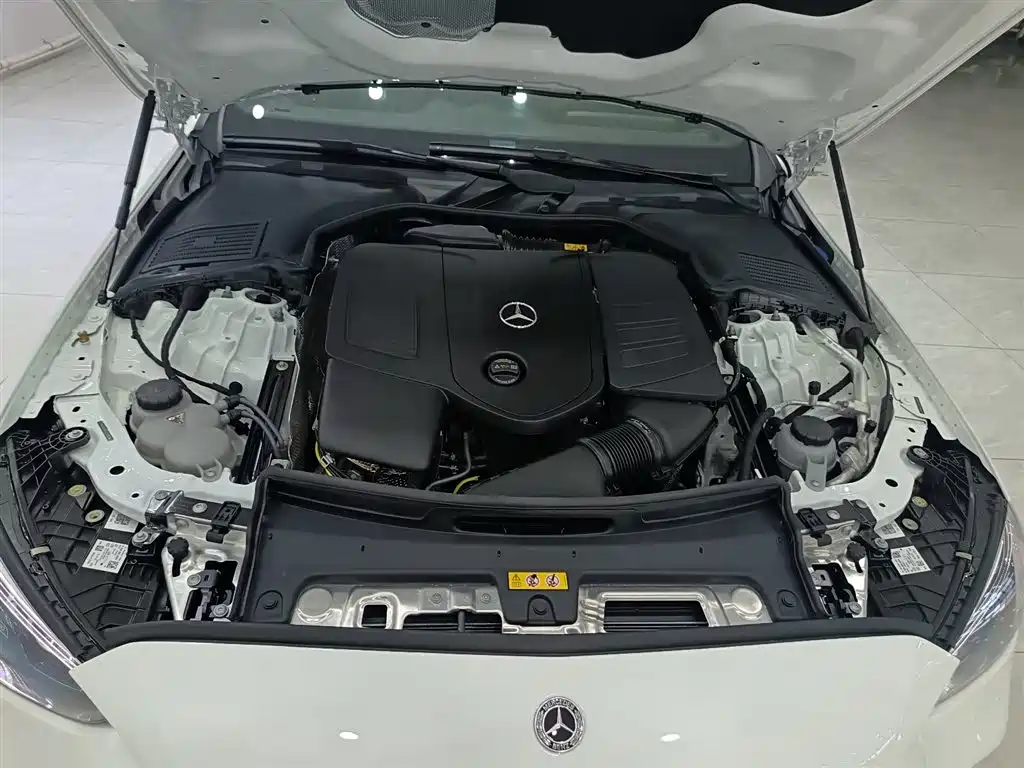 Mercedes-Benz C-Class 2025