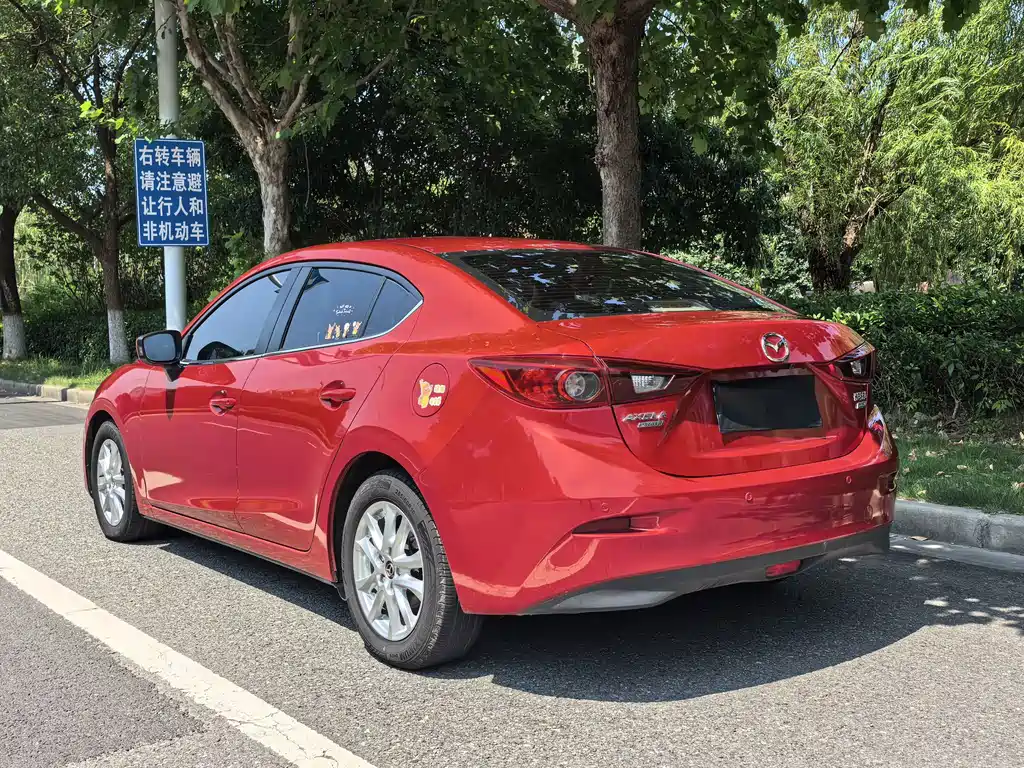 Mazda 3 Axela 2016