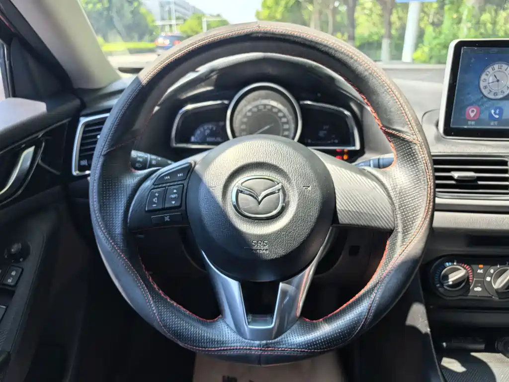 Mazda 3 Axela 2016 — фото 11