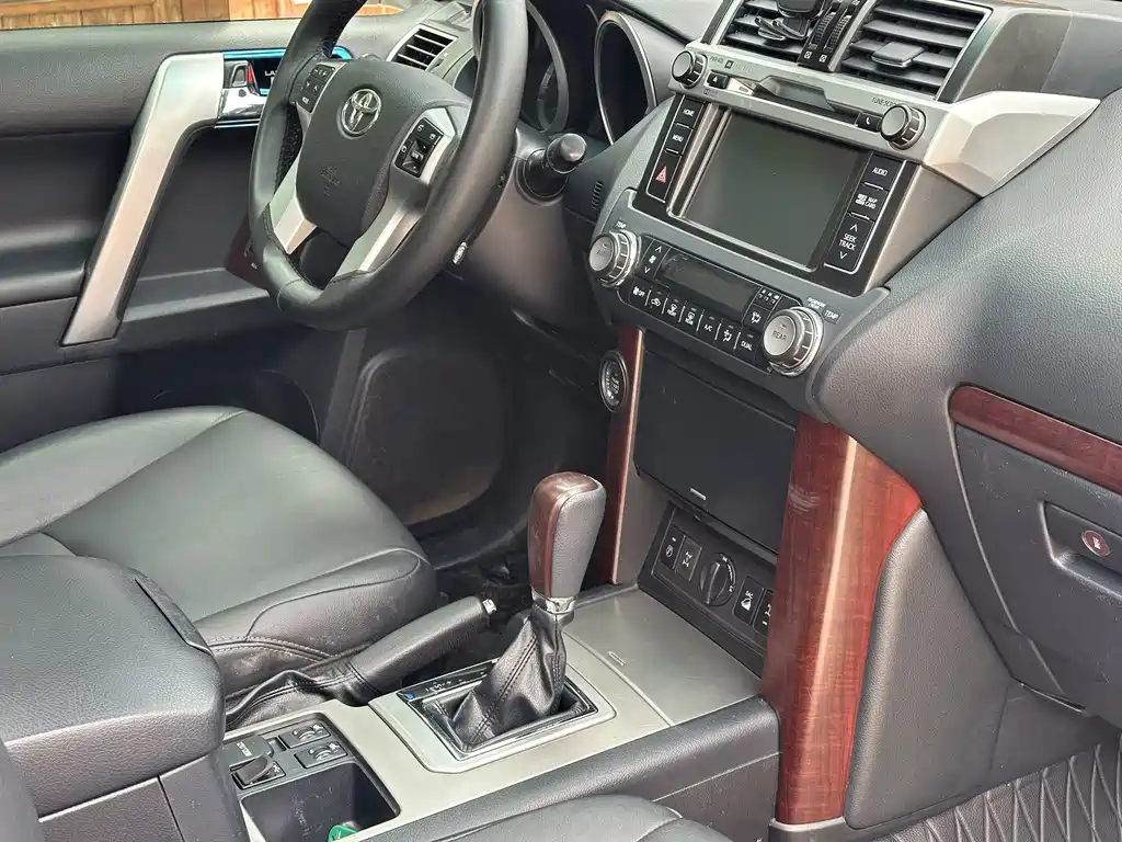 Toyota Prado 2015 — фото 21