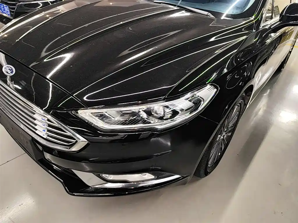 Ford Mondeo 2017 — фото 24