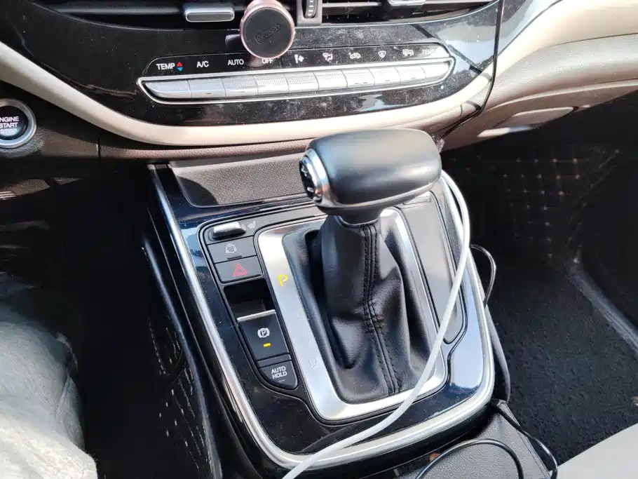 GAC Trumpchi M6 2019 — фото 16