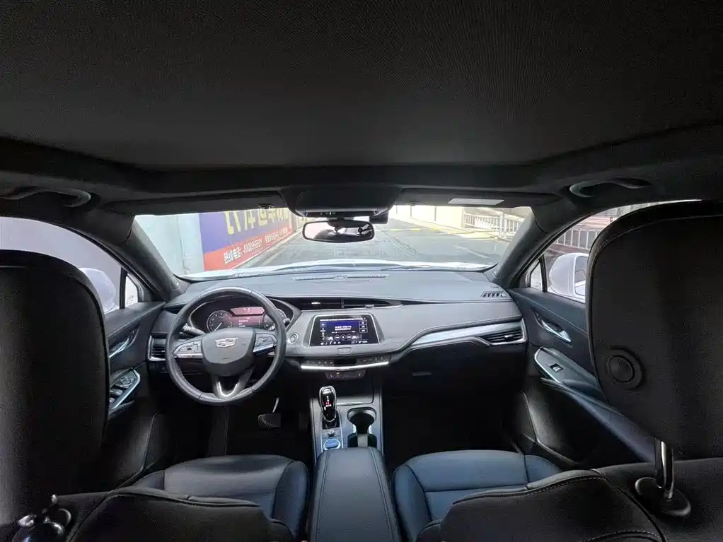 Cadillac XT4 2021 — фото 11