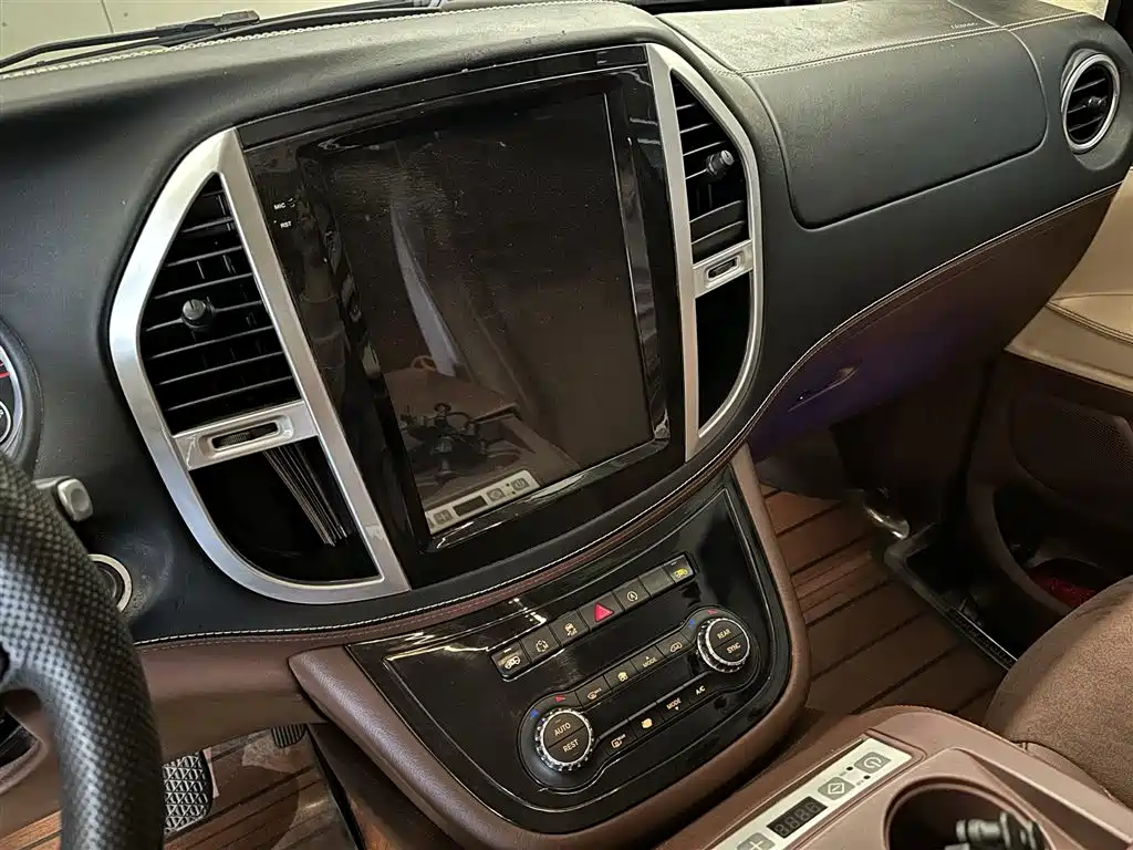 Mercedes-Benz Vito 2018 — фото 21