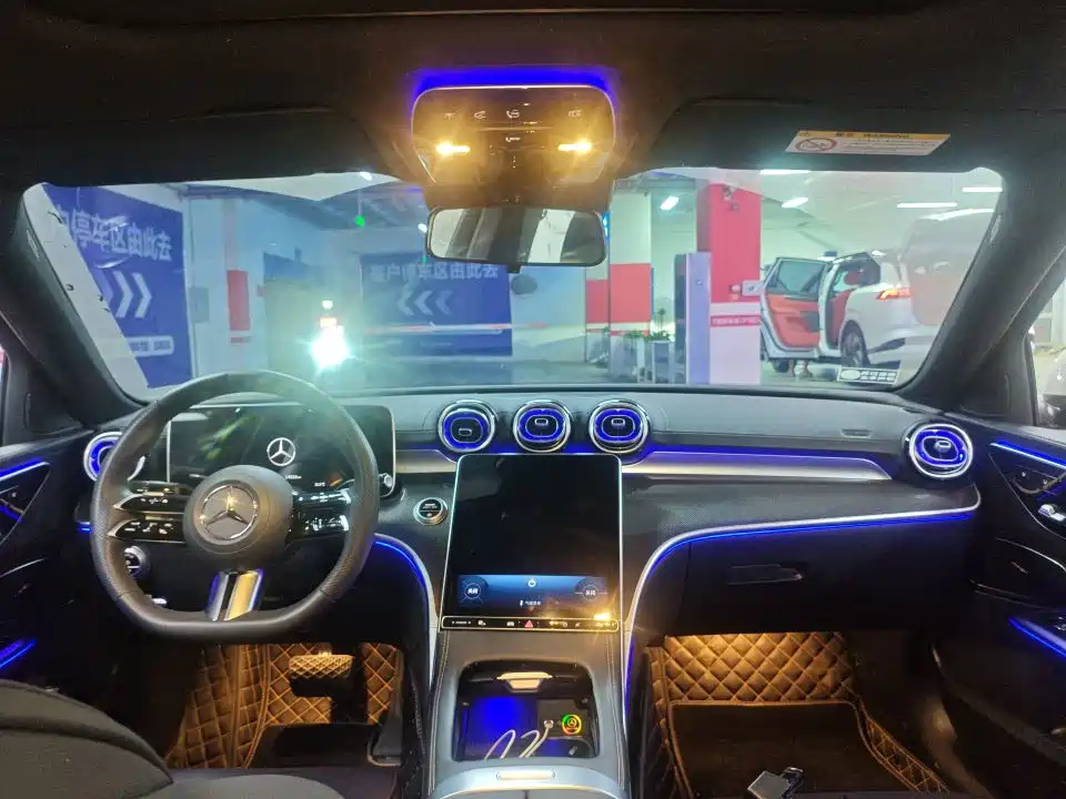 Mercedes-Benz C-Class 2025
