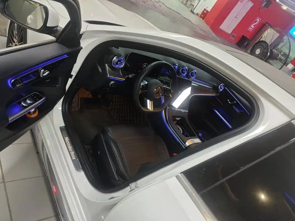 Mercedes-Benz C-Class 2025