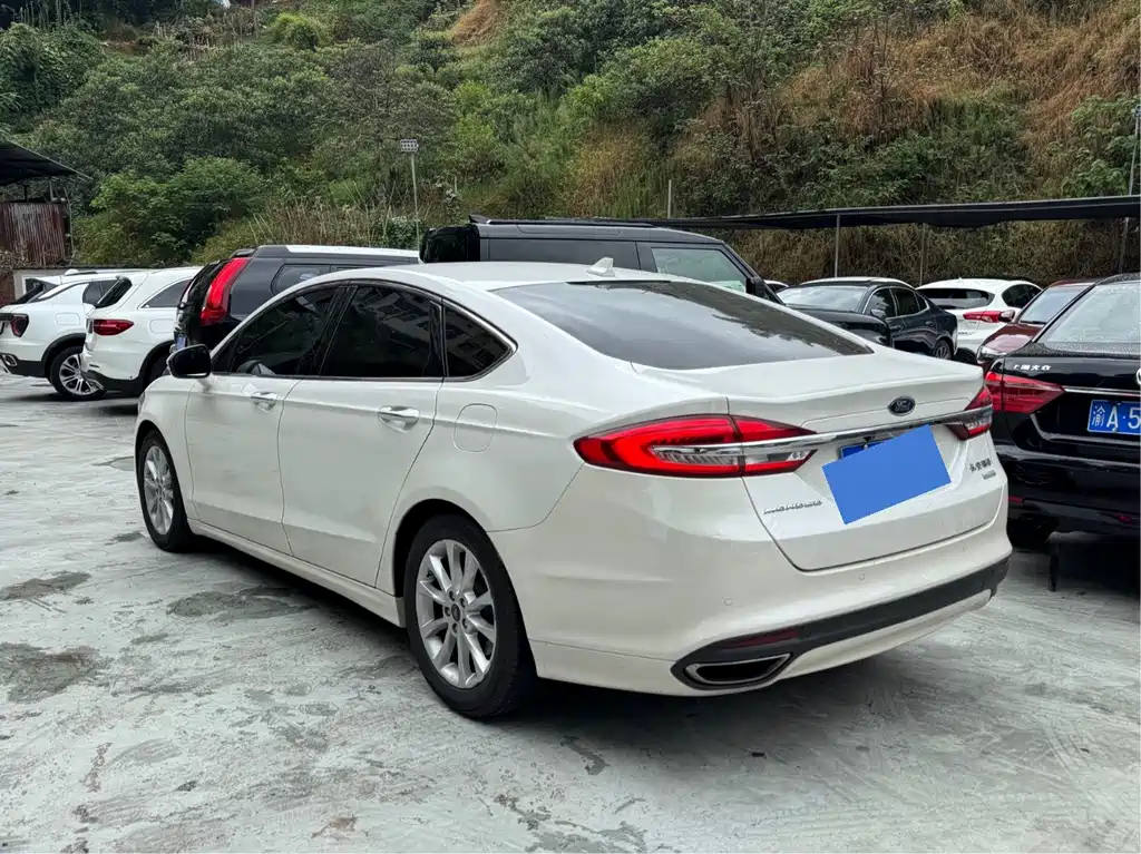 Ford Mondeo 2018 — фото 5