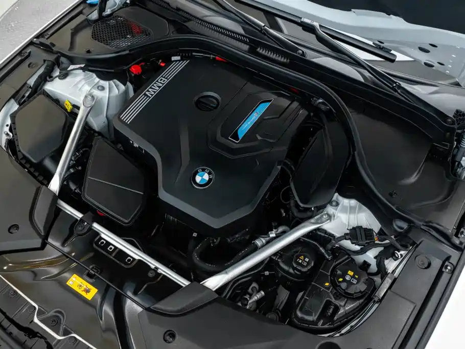 BMW 5 Series New Energy 2023 — фото 9