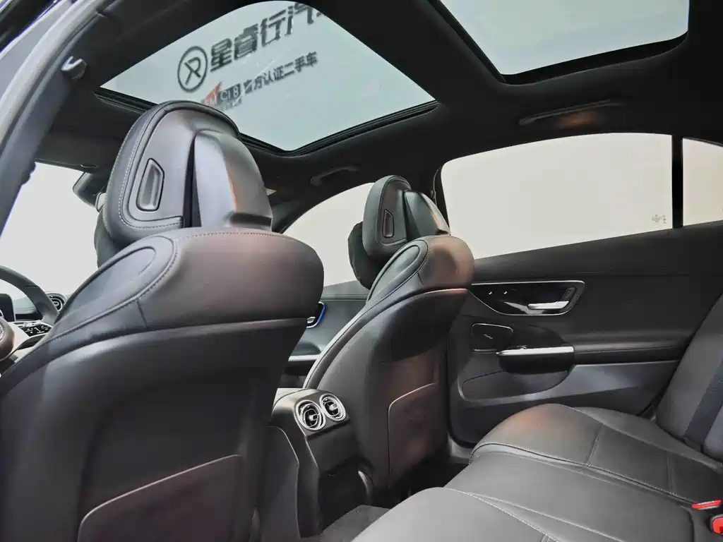 Mercedes-Benz C-Class 2023 — фото 17
