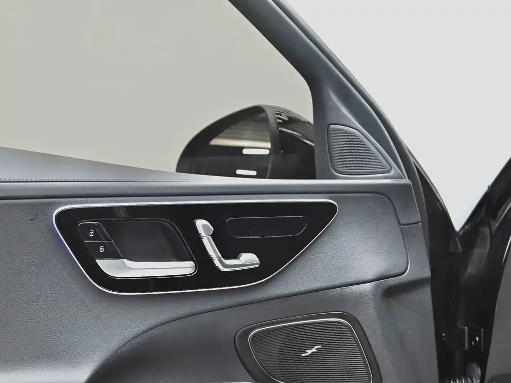 Mercedes-Benz C-Class 2023 — фото 22