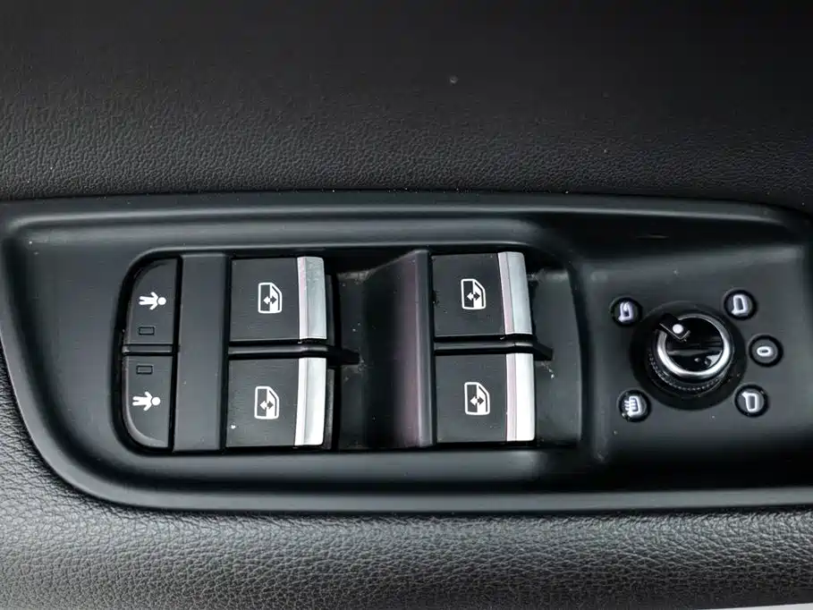 Audi Q7 2020 — фото 17