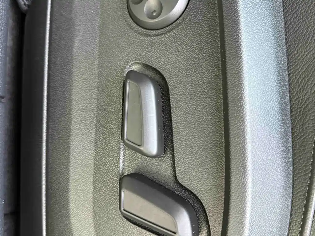 Audi Q2L 2022 — фото 21