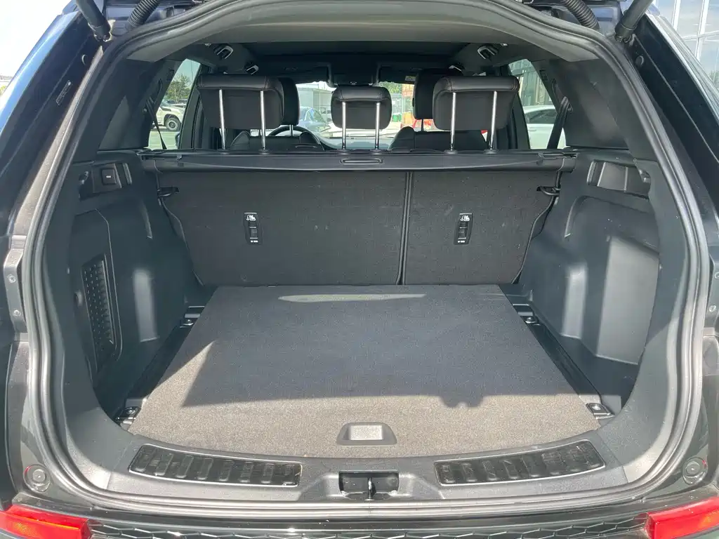 Land Rover Discovery Sport 2023 — фото 13