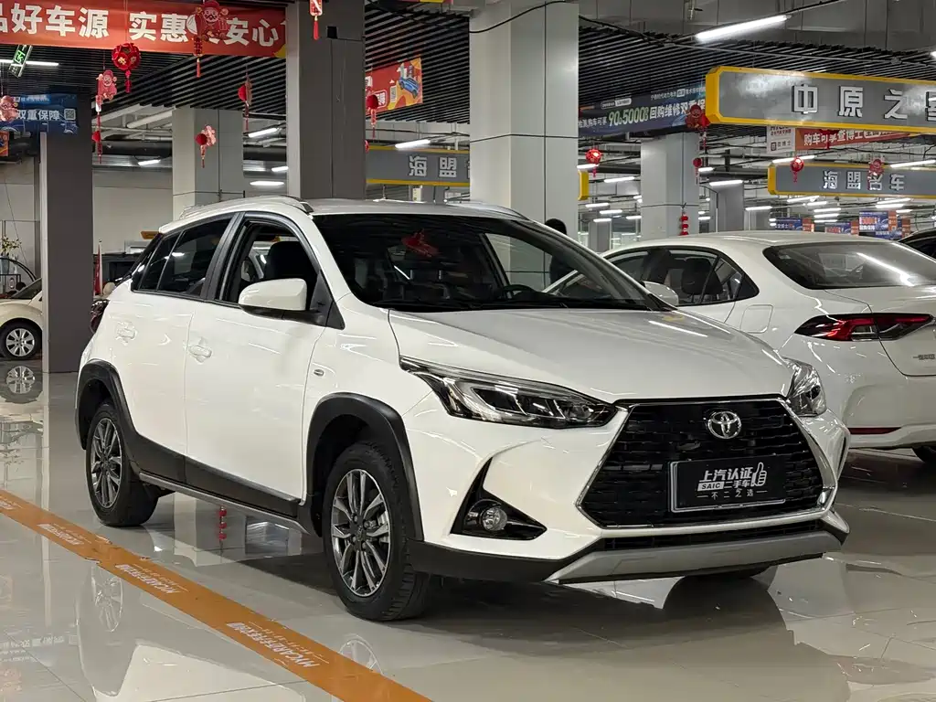 Toyota Yaris L 2023