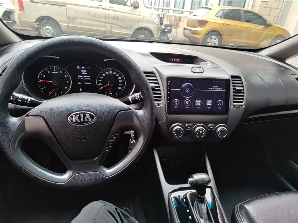 Kia K3 2018 — фото 13