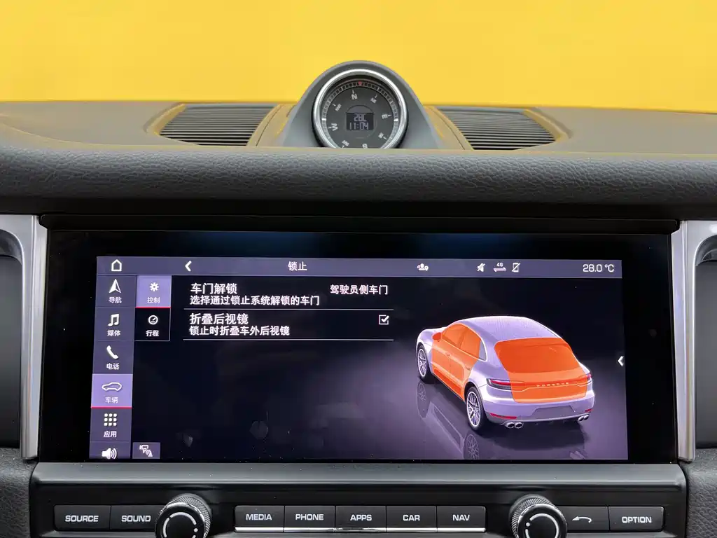 Porsche Macan 2020 — фото 15
