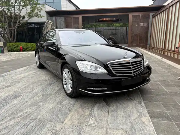 Mercedes-Benz S-Class 2012