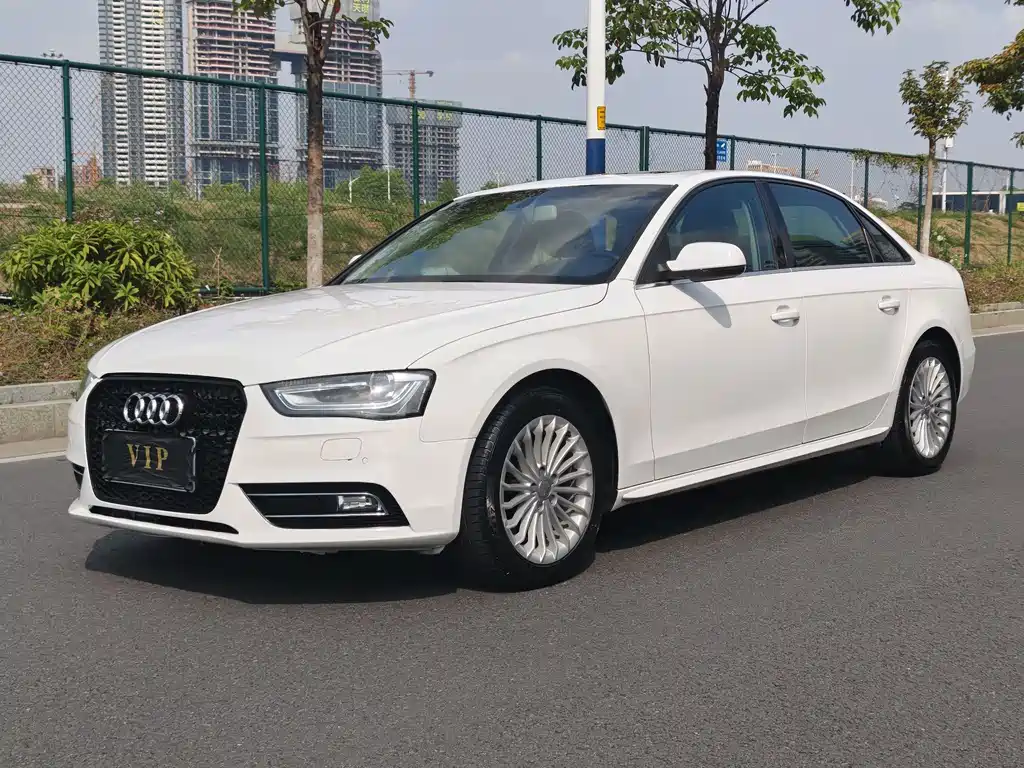 Audi A4L 2015 — фото 1