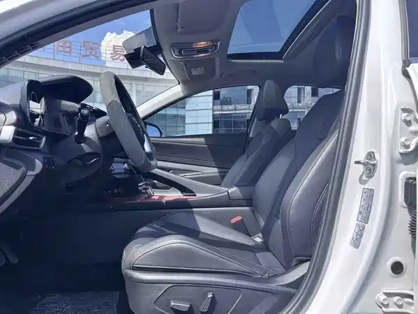 Hyundai Elantra 2023
