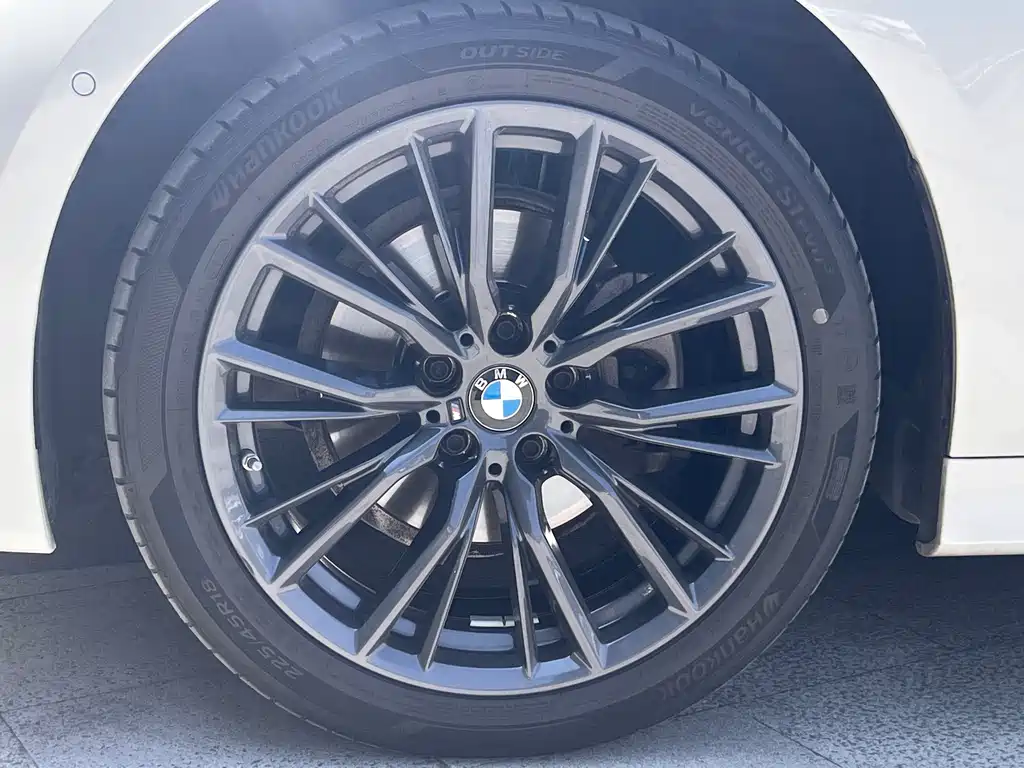 BMW 3 Series 2021 — фото 10