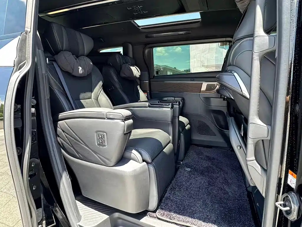 Toyota Alphard 2026 — фото 9