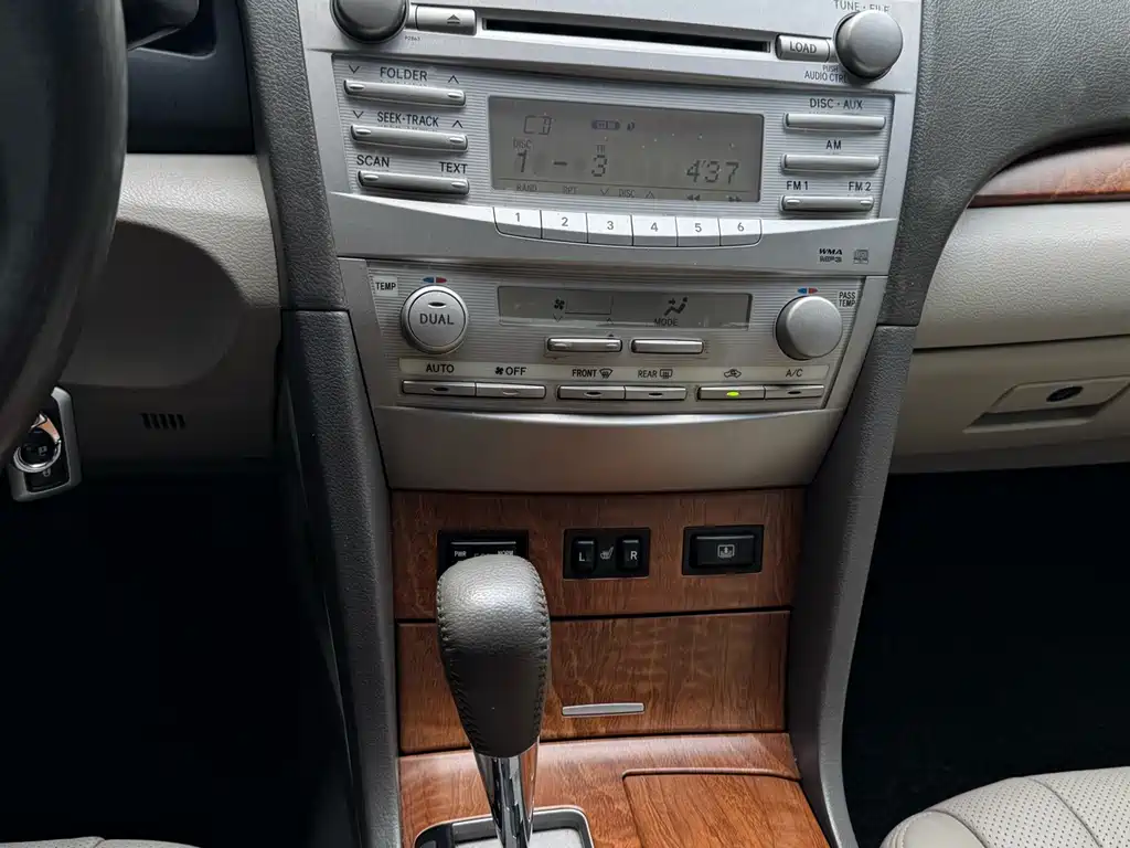 Toyota Camry 2009 — фото 11