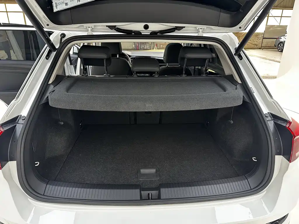 Volkswagen T-Roc 2023 — фото 17