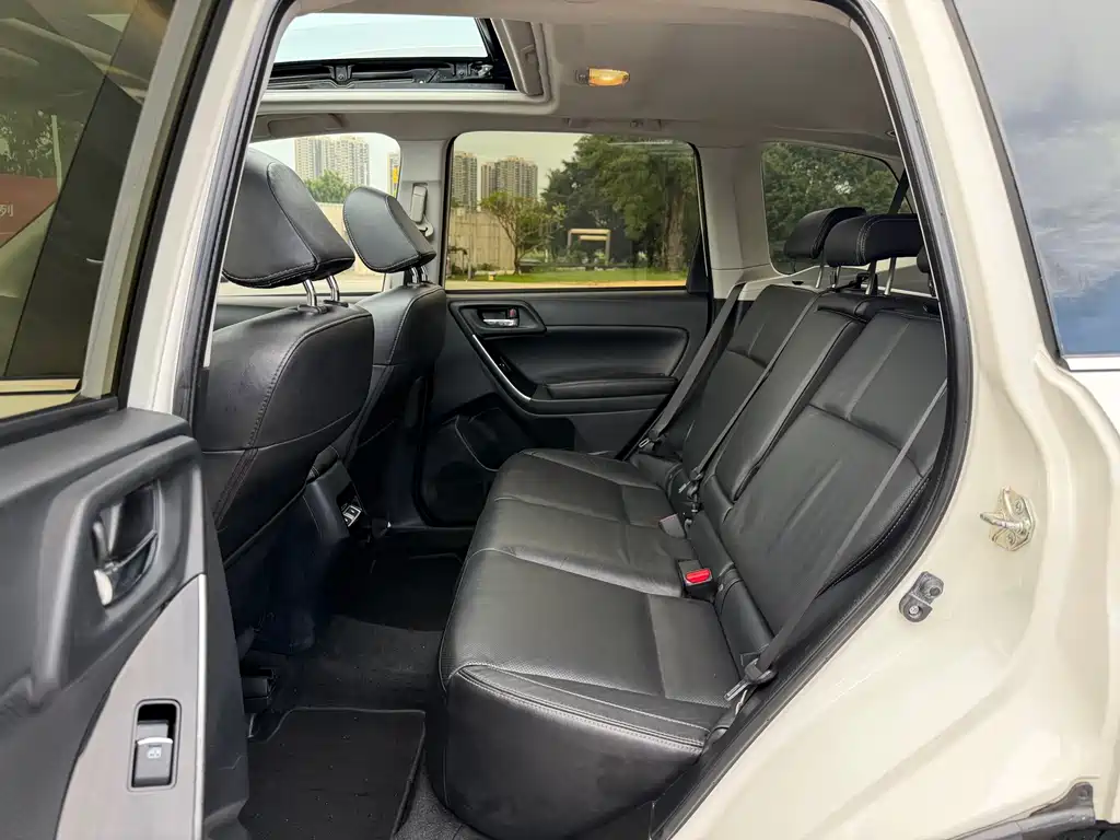 Subaru Forester 2017 — фото 9