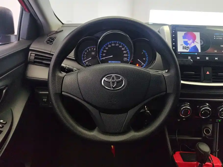 Toyota Yaris L 2018 — фото 15